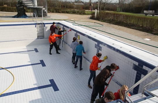 Frühjahrsputz im Freibad